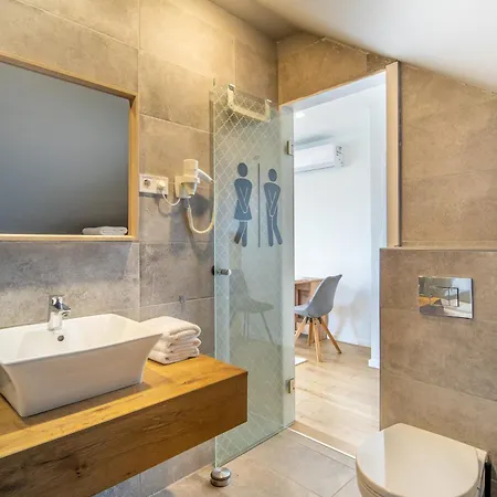 Balatongardens * 벌러토누드버리