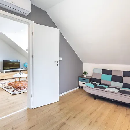 Balatongardens * 벌러토누드버리