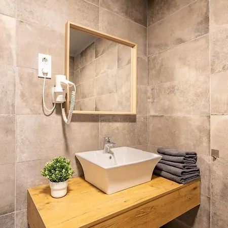 Balatongardens 빌라 벌러토누드버리