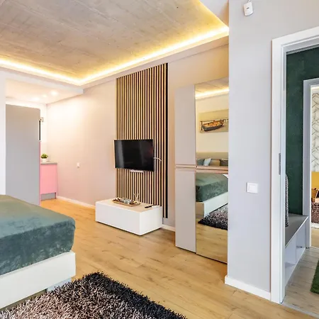 Balatongardens Vila *