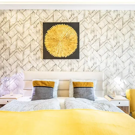 Balatongardens Vila *