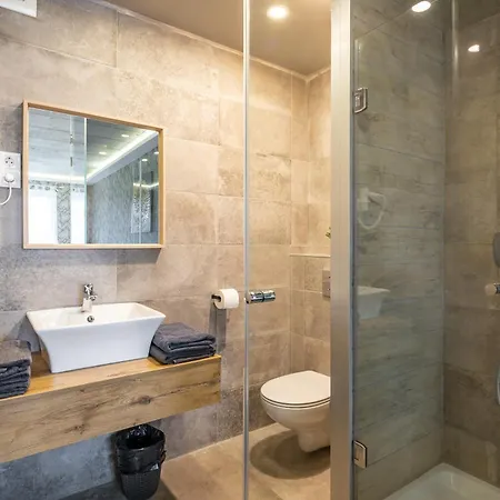 Balatongardens 벌러토누드버리