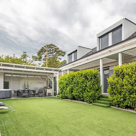 Balatongardens 빌라 *