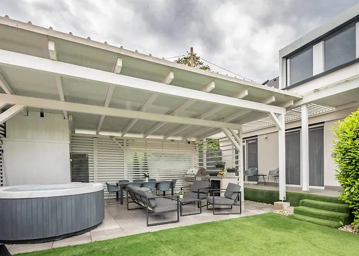 Balatongardens Villa *