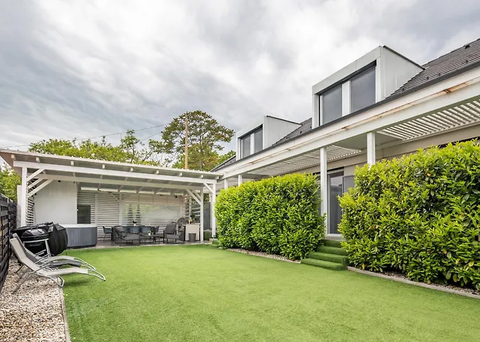 Balatongardens Villa *